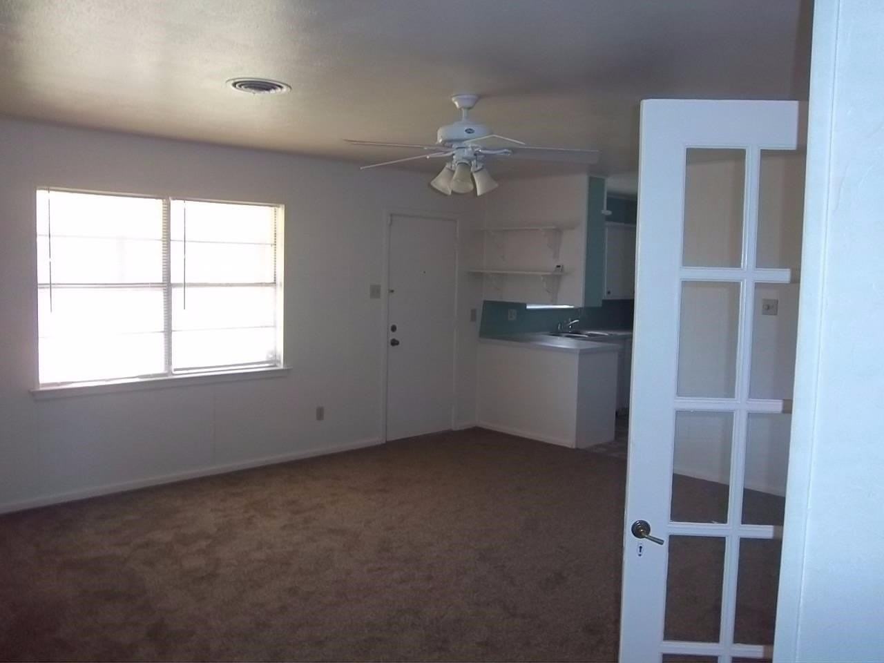 5437 47th St - Photo 2 of 9
