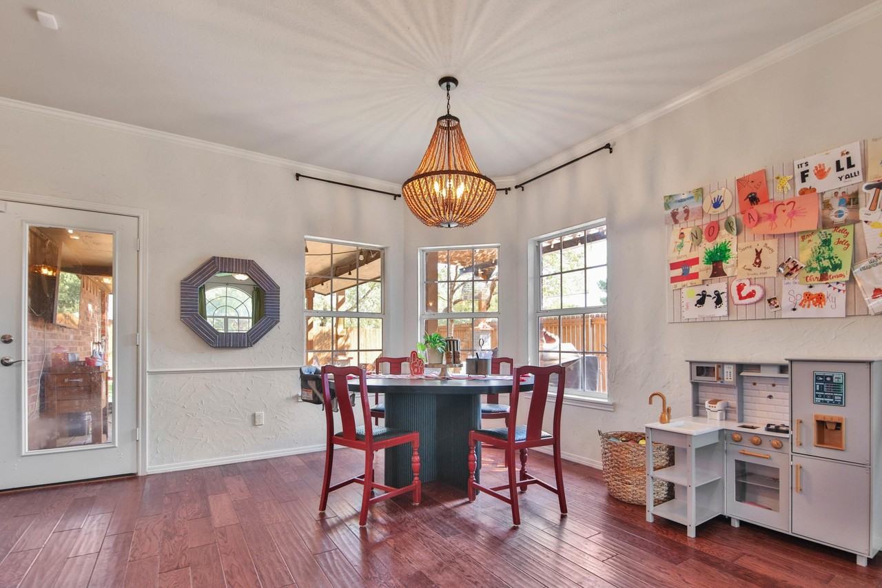 6018 74th St - Photo 5 of 18