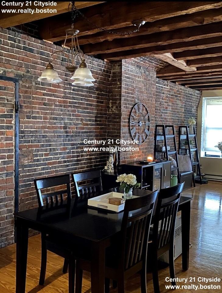 82 Commercial St #3 - Photo 4 of 17