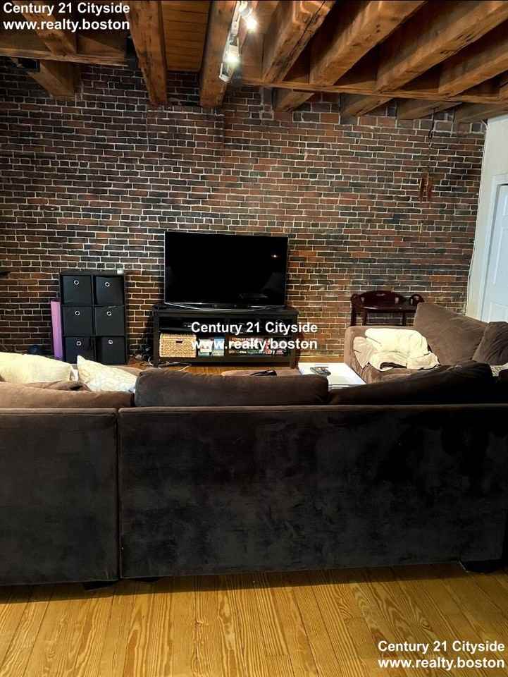 82 Commercial St #3 - Photo 6 of 17