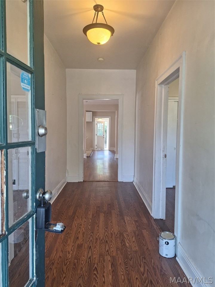 2024 Winona Ave - Photo 3 of 25
