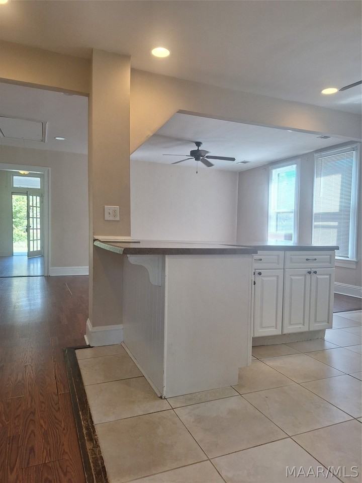 2024 Winona Ave - Photo 7 of 25