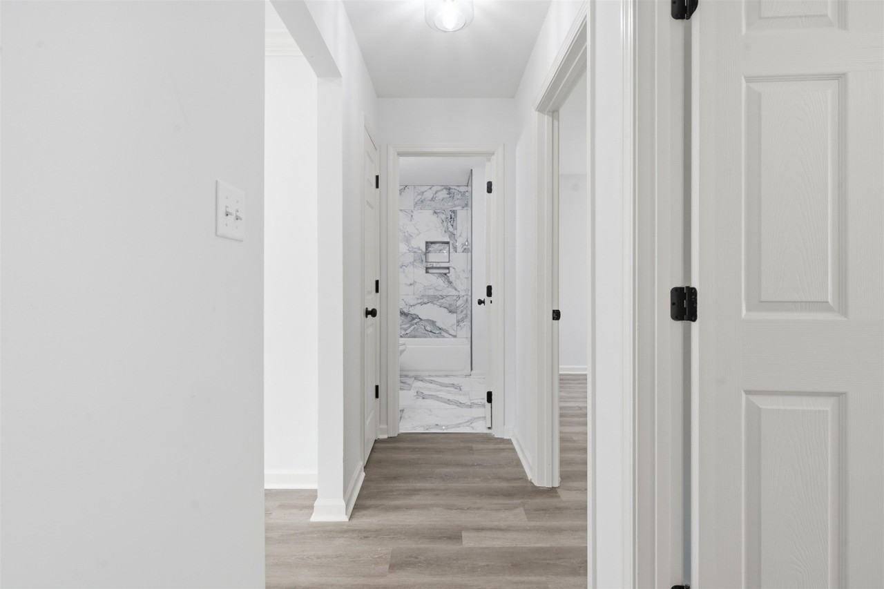 1211 Snowden Ave - Photo 4 of 29
