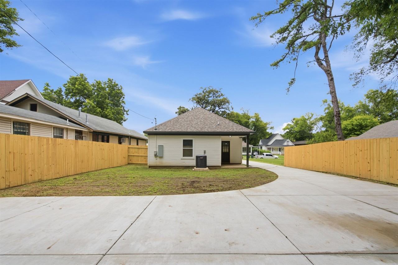 1211 Snowden Ave - Photo 6 of 29