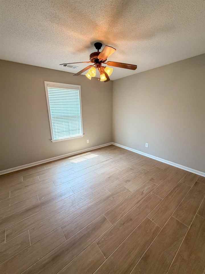 10228 Morning Hill Dr - Photo 6 of 10