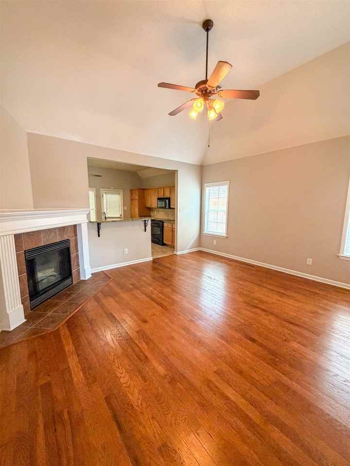 10228 Morning Hill Dr - Photo 7 of 10
