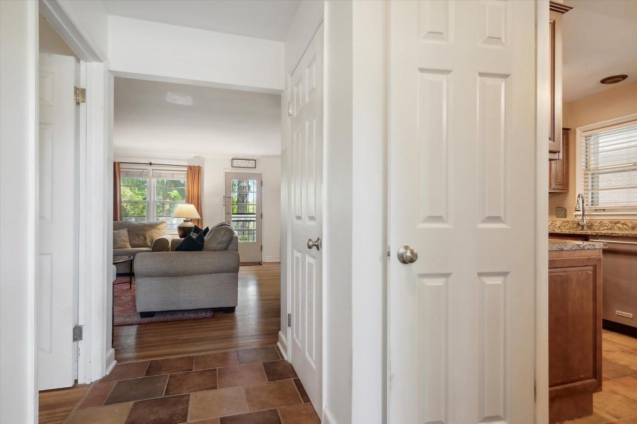 336 Mcelroy Rd - Photo 2 of 26