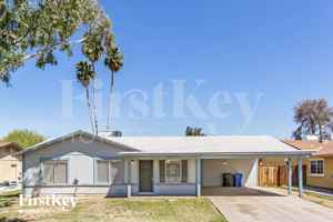 featured image of 4216 W Royal Palm Rd