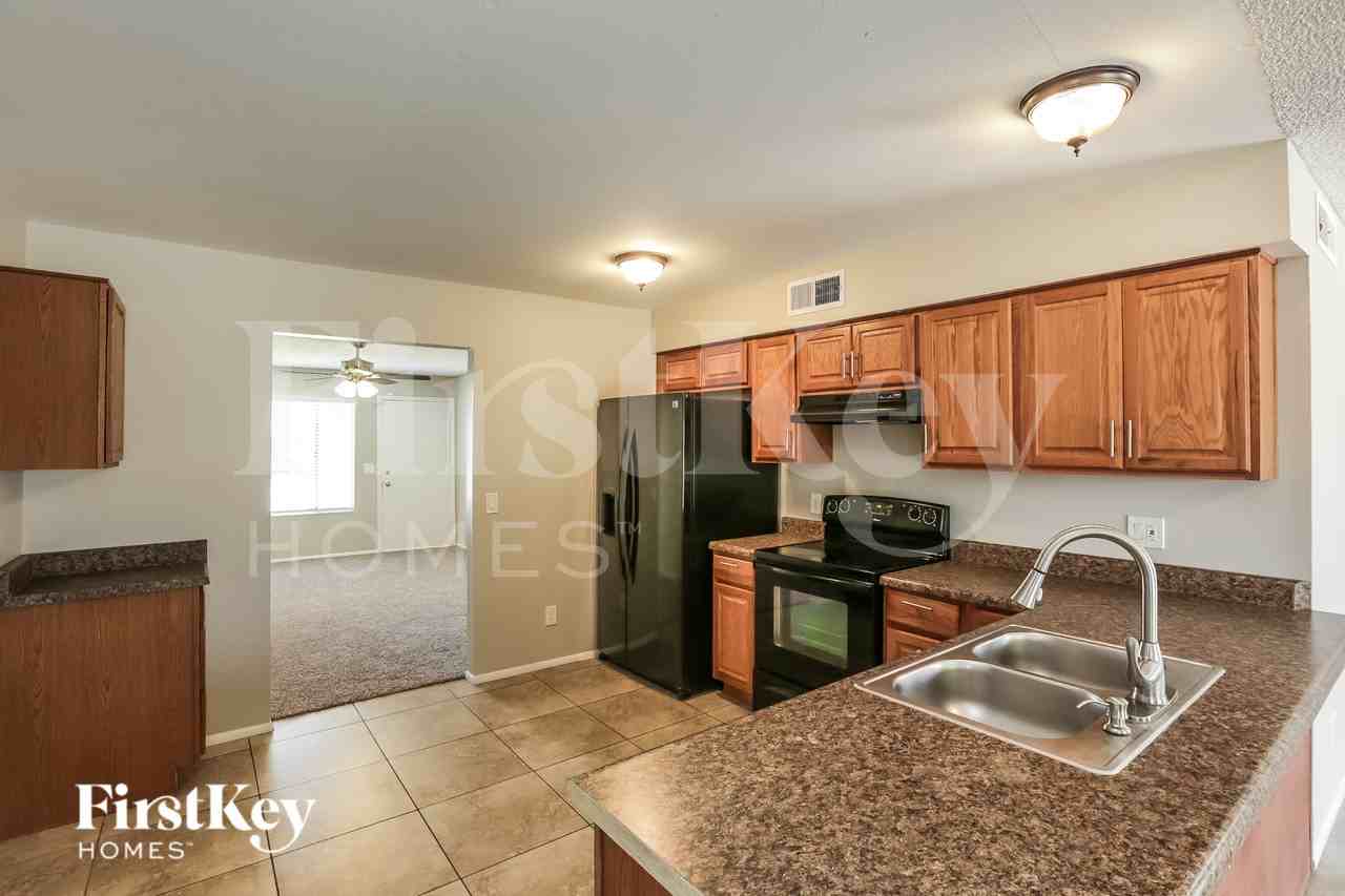 4216 W Royal Palm Rd - Photo 6 of 16