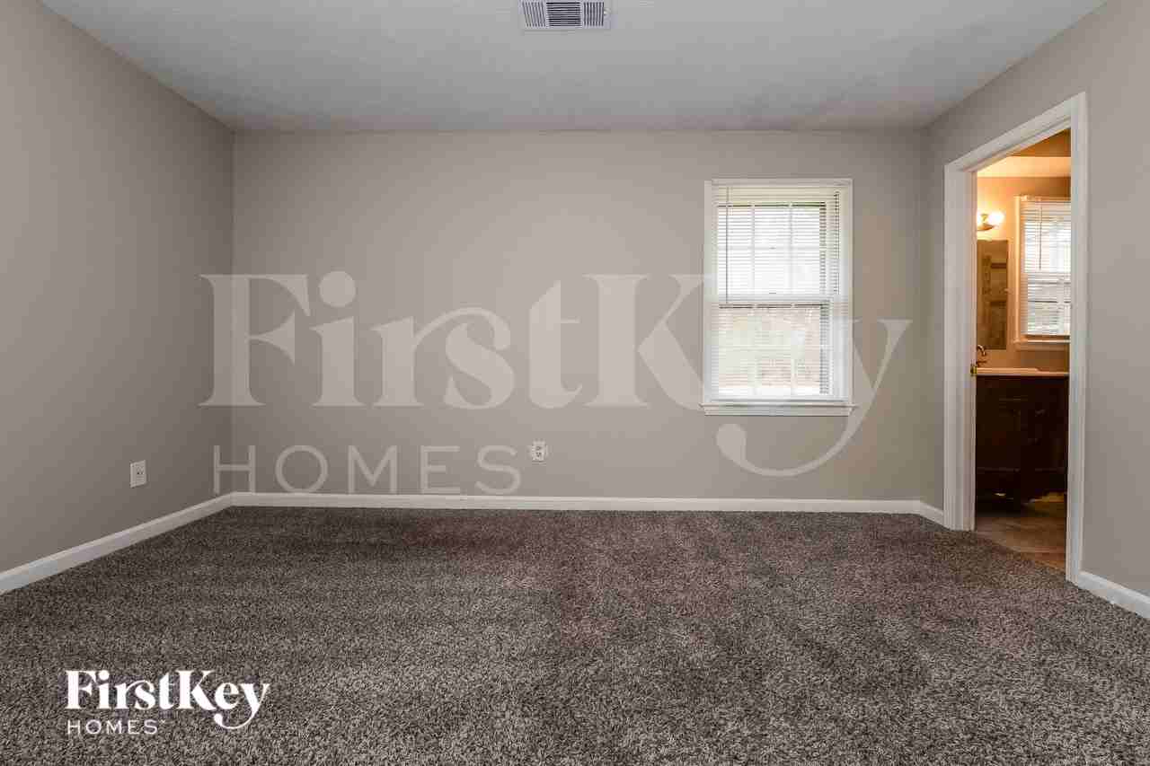 3981 Leisure Ct Se - Photo 6 of 15