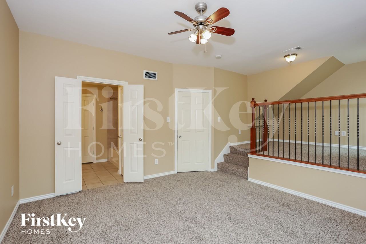 3966 Oceanside Dr - Photo 4 of 17
