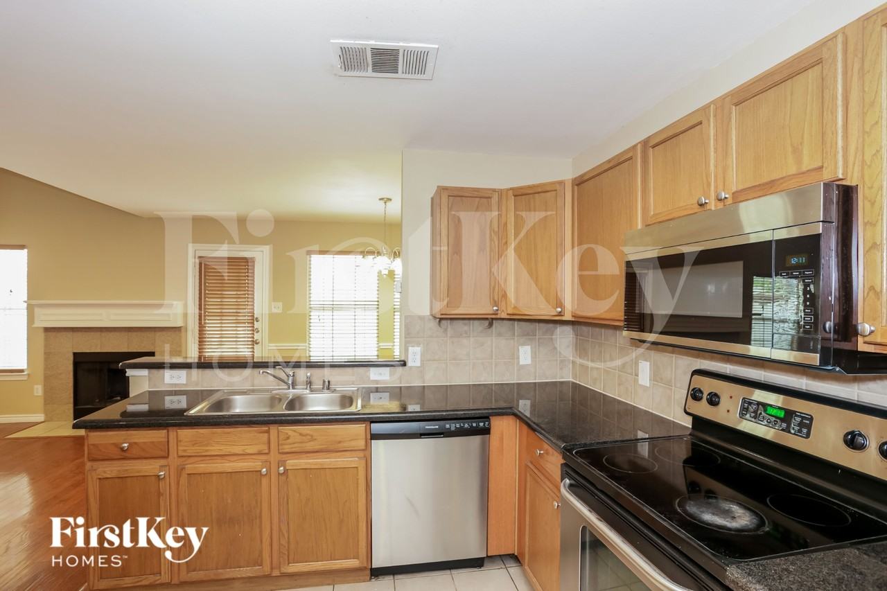 3966 Oceanside Dr - Photo 6 of 17