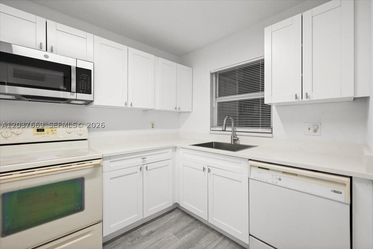 9441 Evergreen Pl #206 - Photo 2 of 27