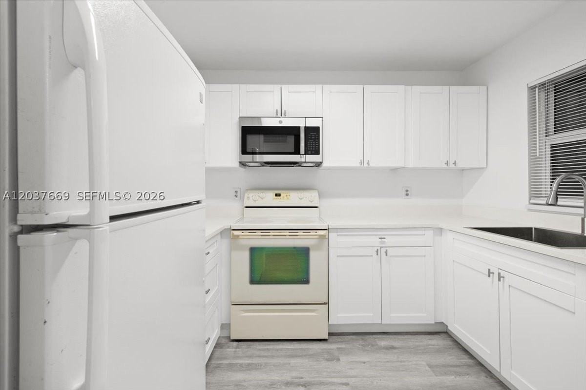 9441 Evergreen Pl #206 - Photo 3 of 27