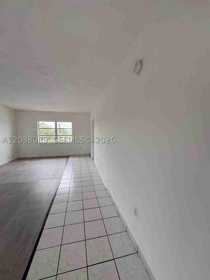 18700 Ne 3rd Ct #626 - Photo 6 of 9
