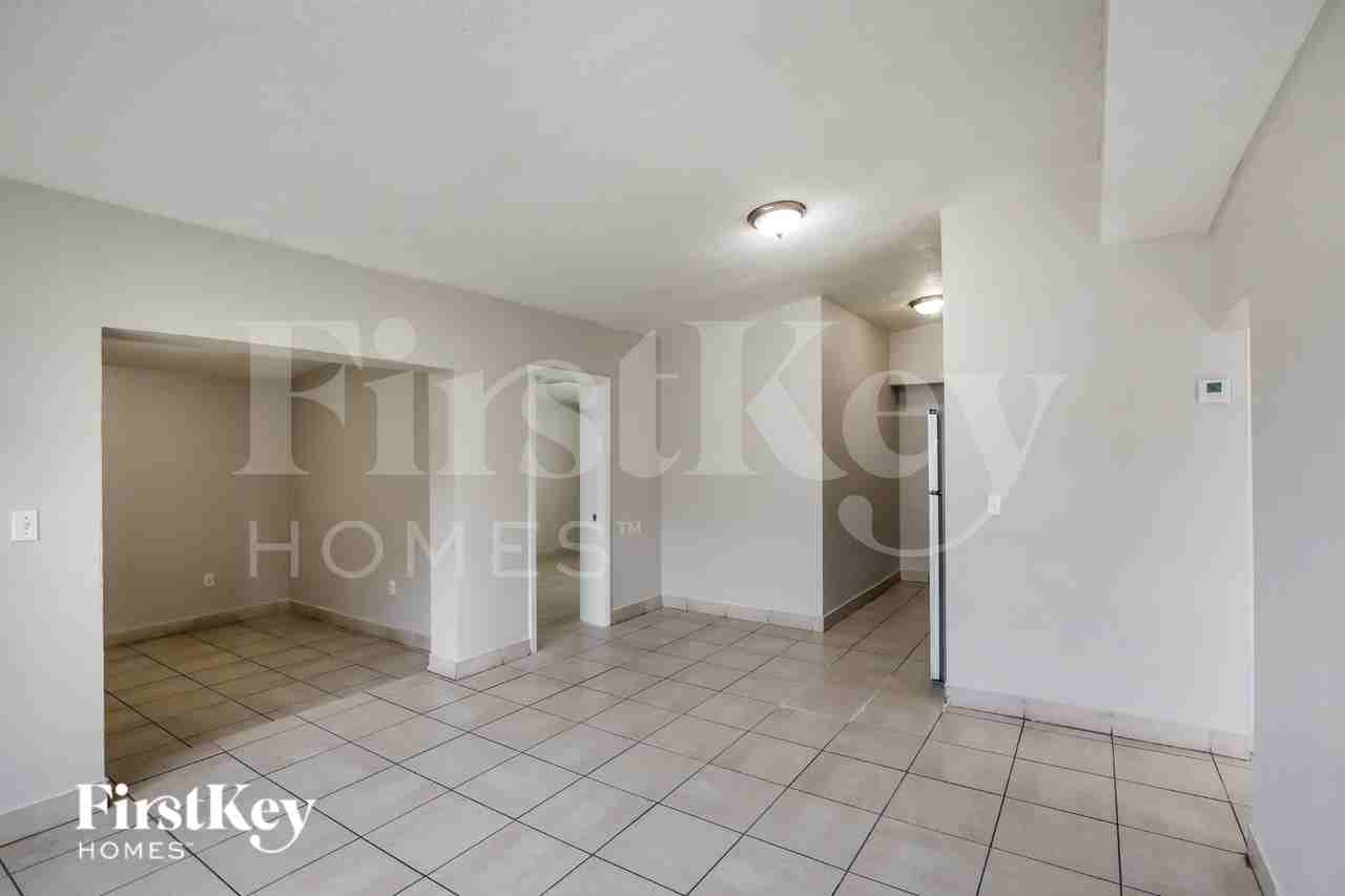 3611 Nw 178th St - Photo 2 of 17