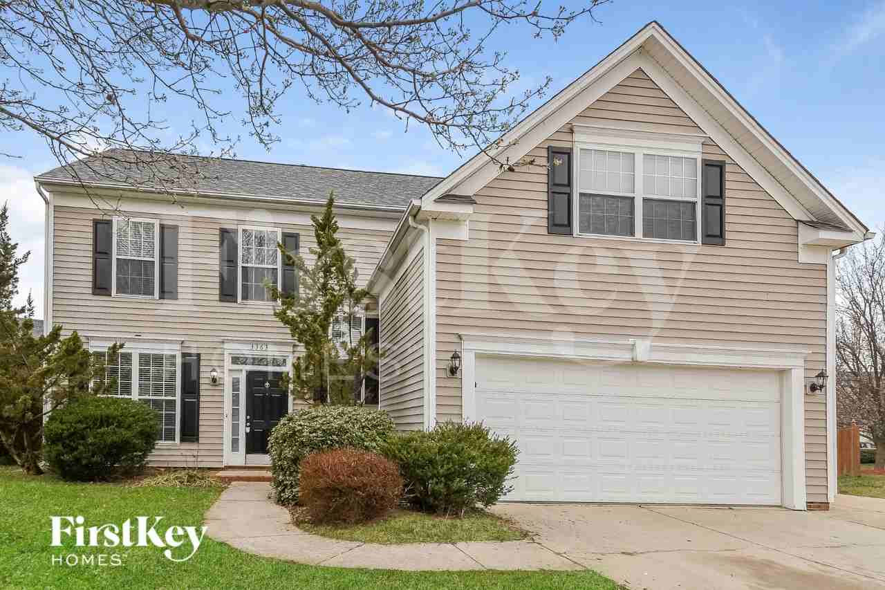 3363 Barnsdale Dr - Photo 2 of 15