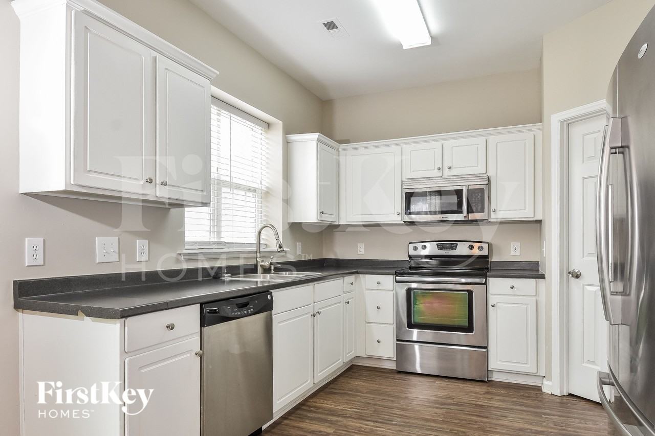 3363 Barnsdale Dr - Photo 6 of 15