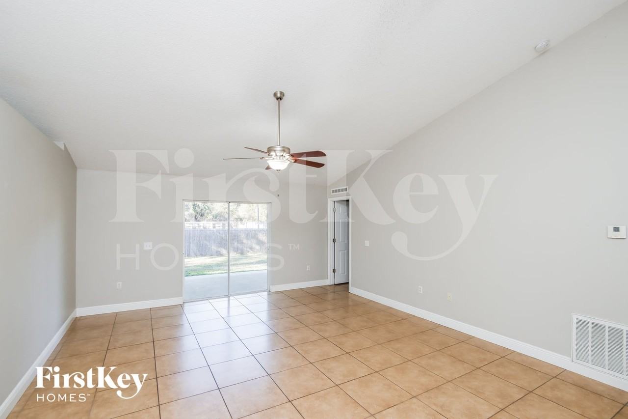 3253 Aspen Rd Se - Photo 3 of 15