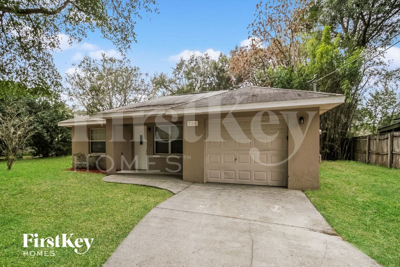 31111 Oakmont Ave - Photo 2 of 16
