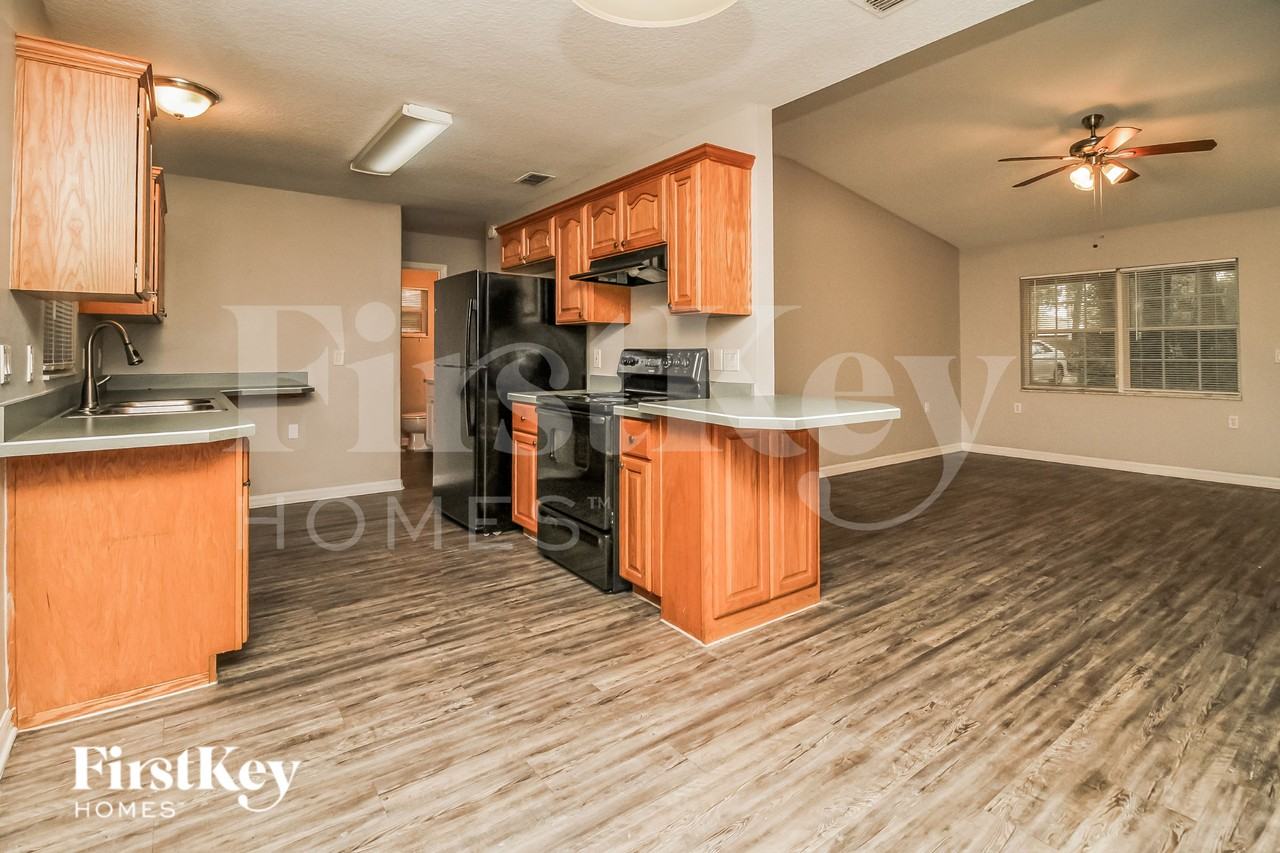 31111 Oakmont Ave - Photo 7 of 16