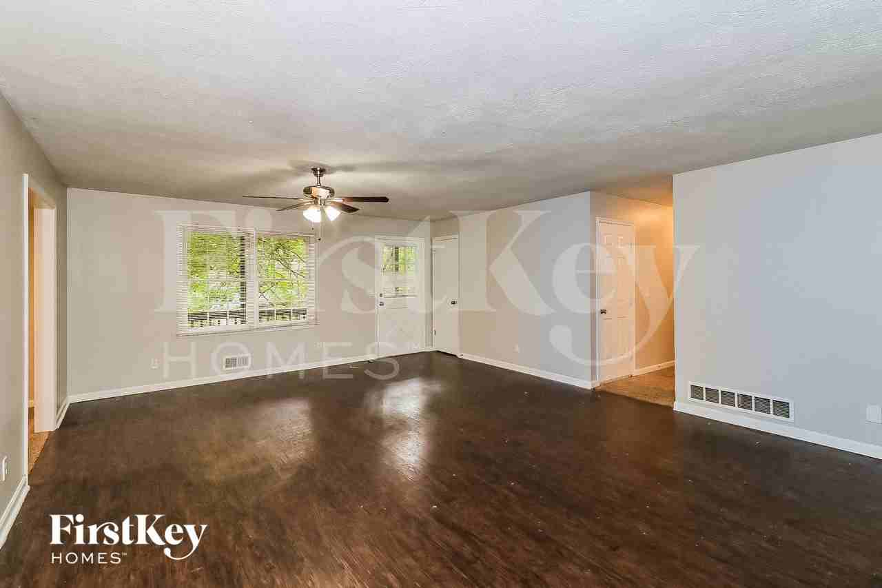 211 Burnie Rd - Photo 5 of 15