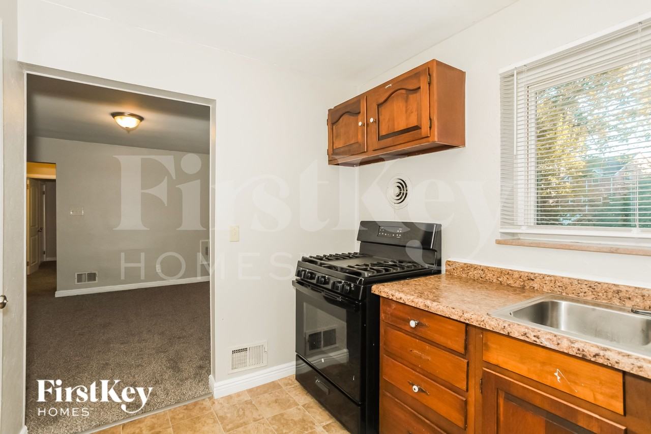 2945 Hull Ave - Photo 7 of 16