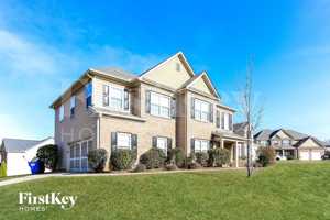 featured image of 2741 Potters Walk