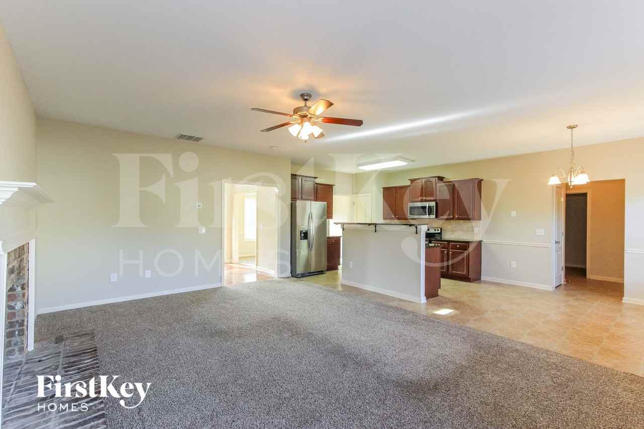 2741 Potters Walk - Photo 5 of 15