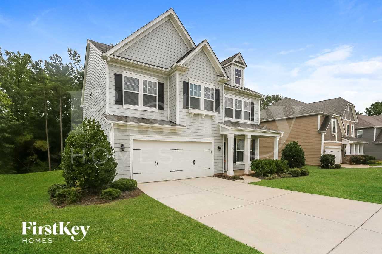 2708 Woodlands Creek Dr - Photo 2 of 15