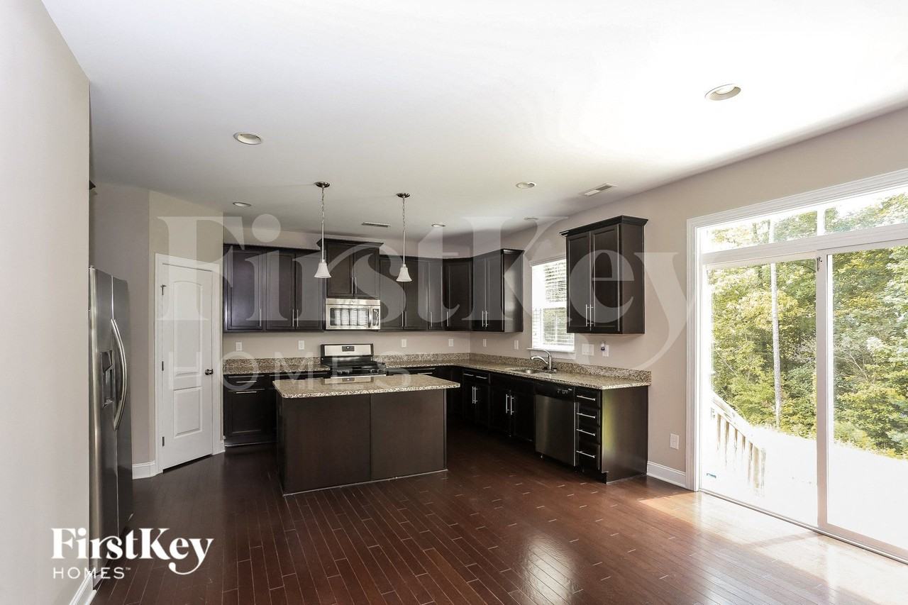 2708 Woodlands Creek Dr - Photo 7 of 15
