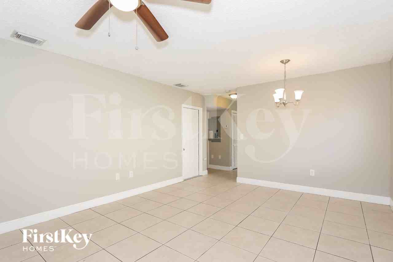 27040 Swcourt - Photo 3 of 16