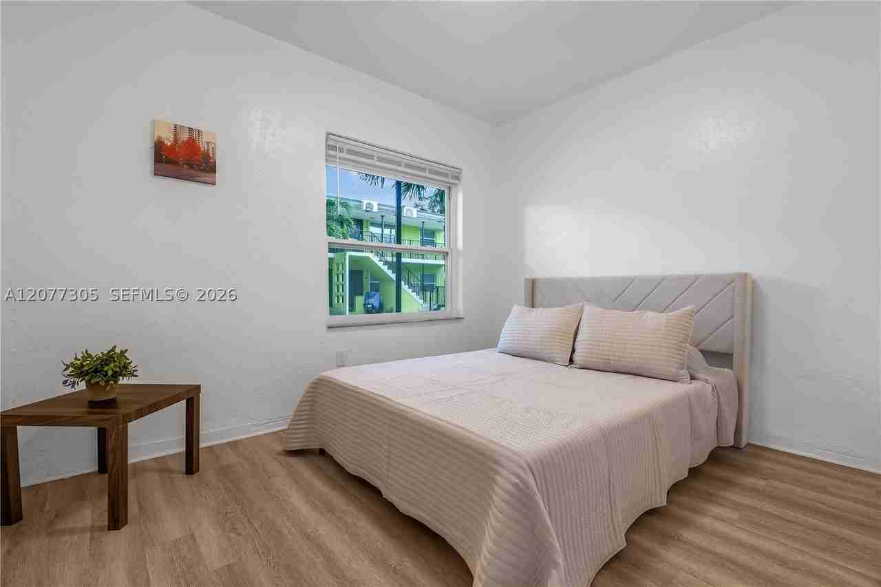 145 Ne 67th St #1 - Photo 4 of 19