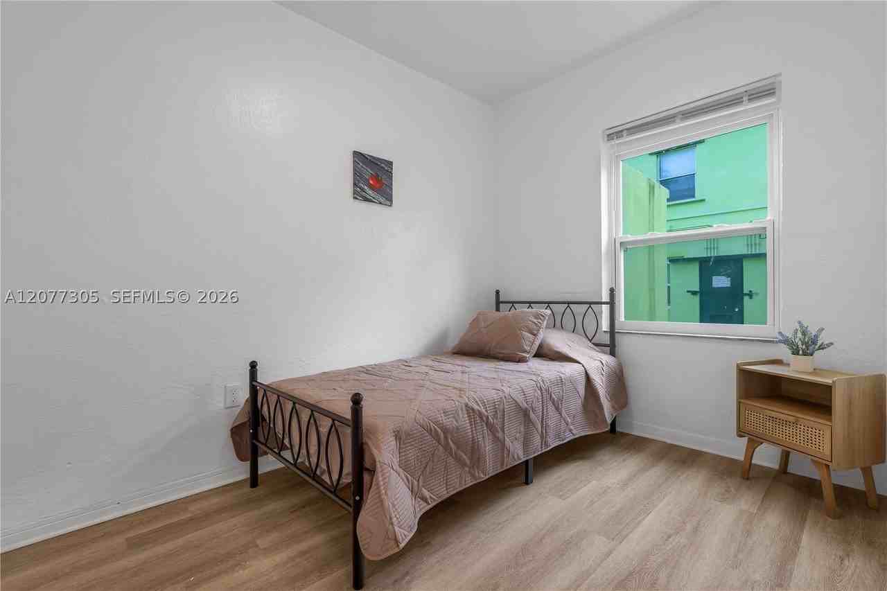 145 Ne 67th St #1 - Photo 5 of 19