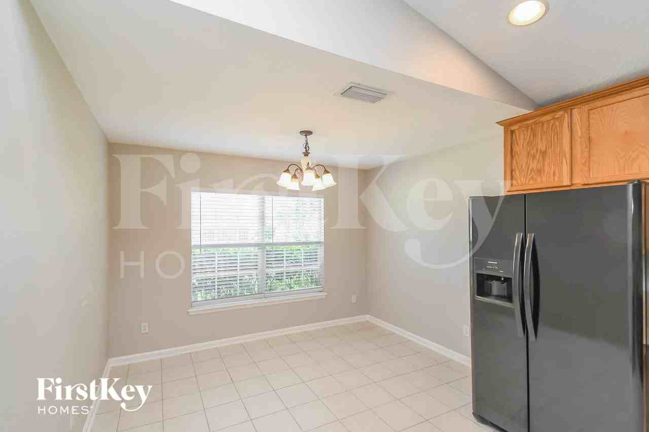 2309 Aberford Ct - Photo 5 of 15