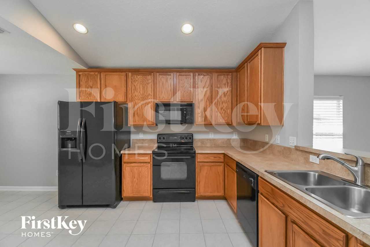 2309 Aberford Ct - Photo 6 of 15