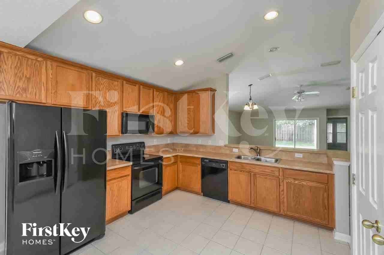 2309 Aberford Ct - Photo 7 of 15