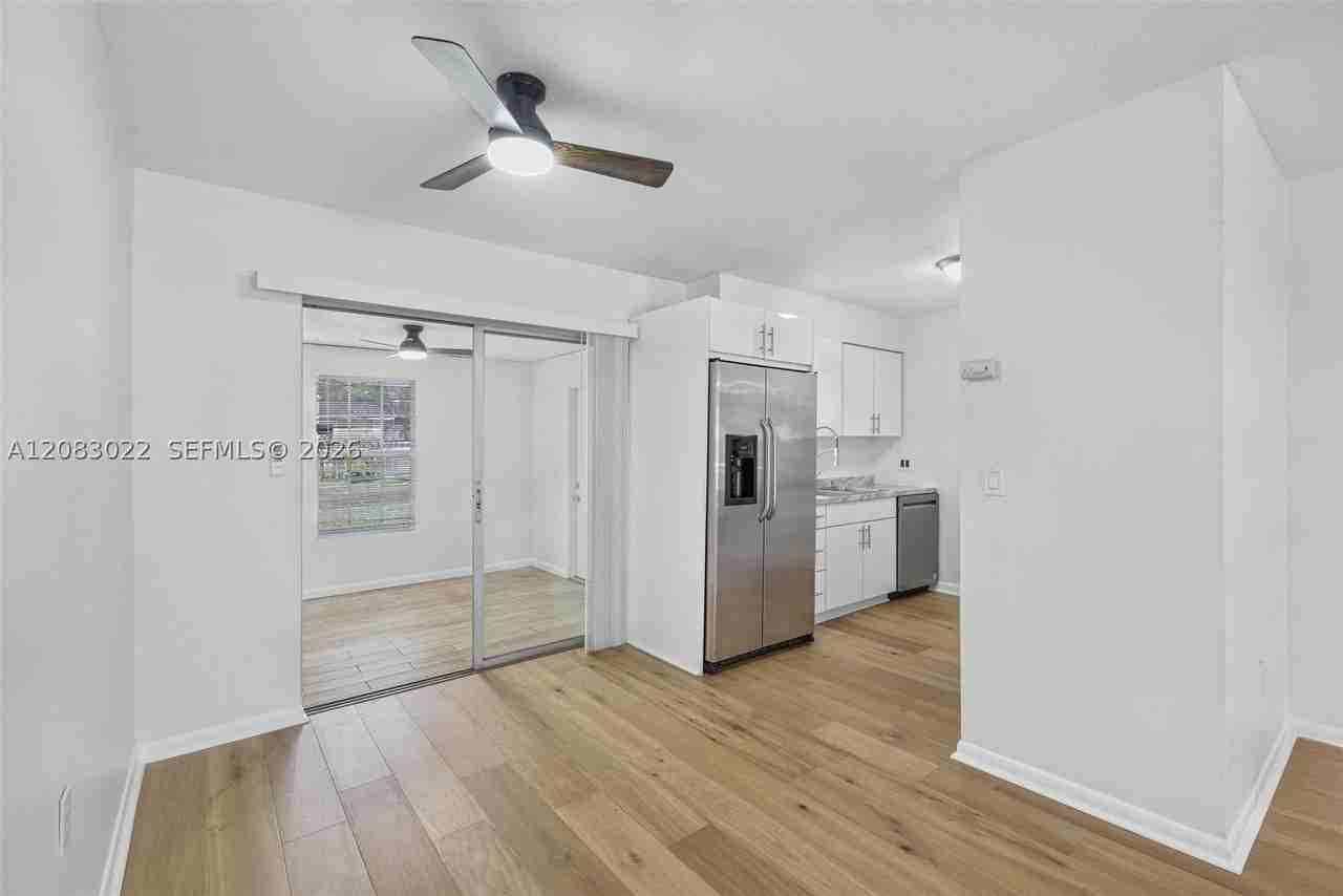 1103 S F St - Photo 7 of 22