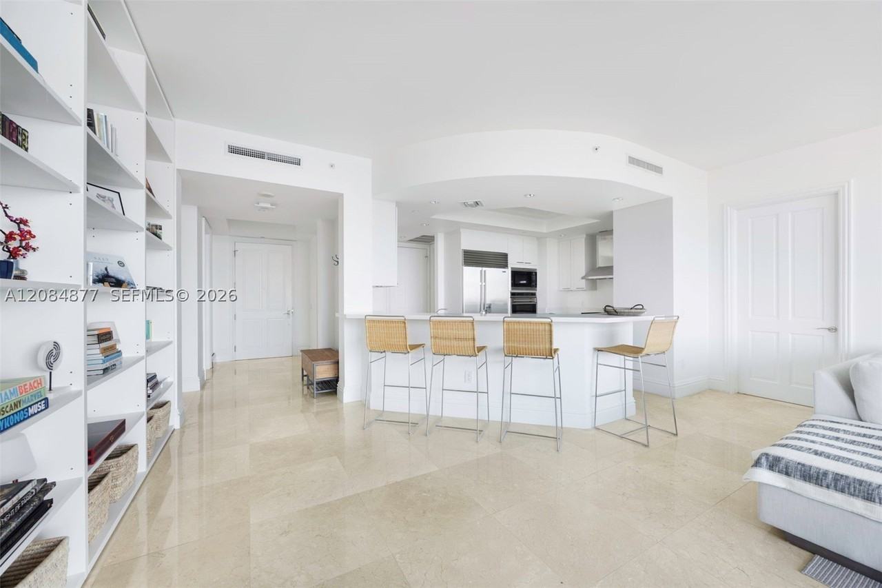 10295 Collins Ave #1806 - Photo 5 of 18