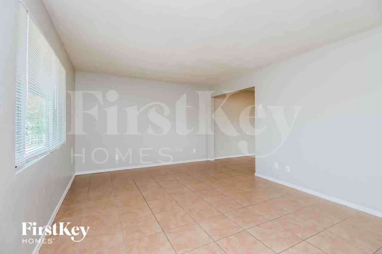 2049 E 3rd Dr - Photo 3 of 20