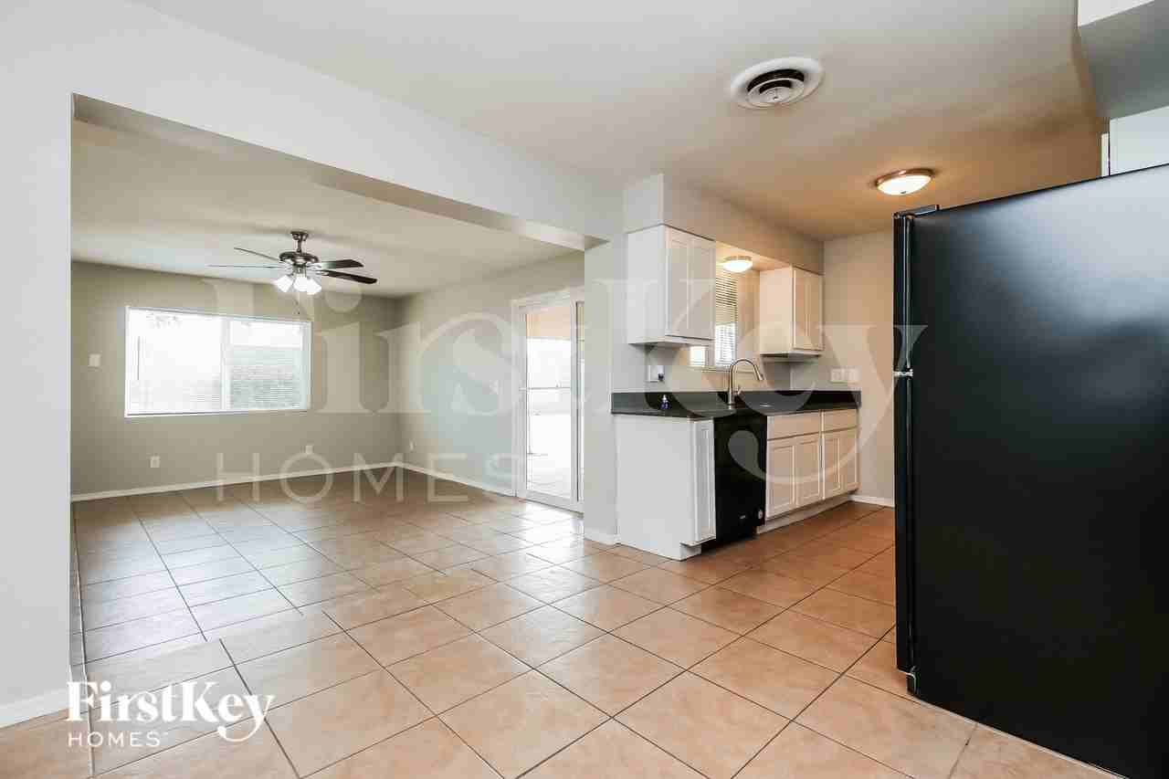 2049 E 3rd Dr - Photo 6 of 20