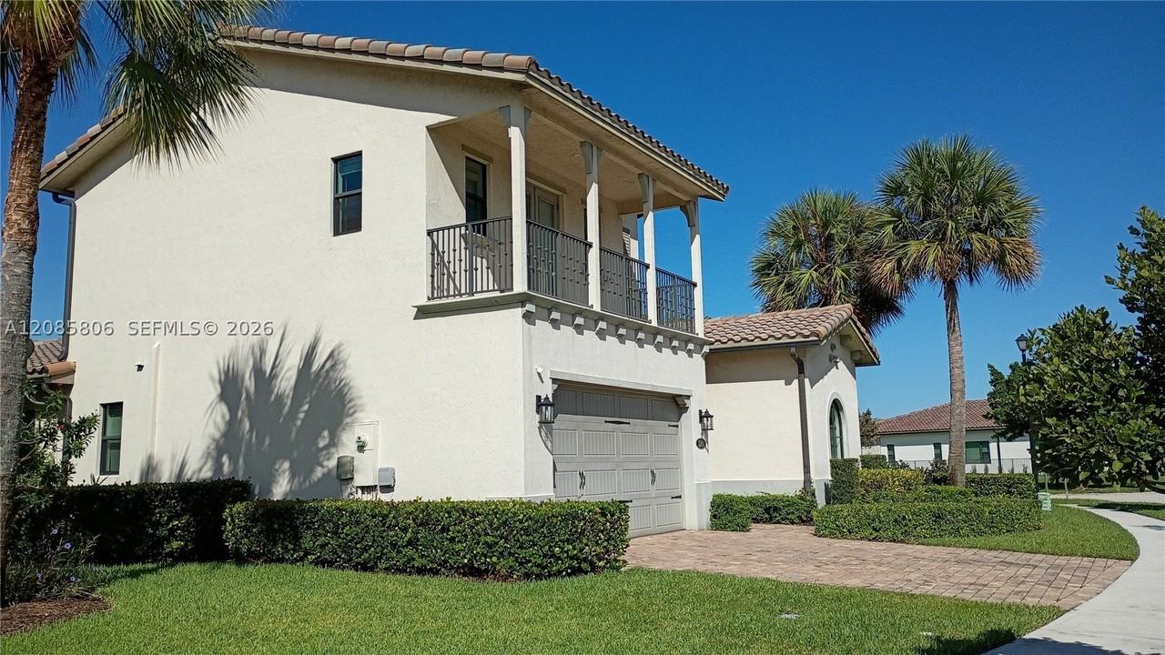 1280 Sw 113th Way - Photo 2 of 11
