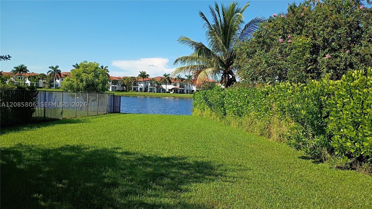 1280 Sw 113th Way - Photo 7 of 11