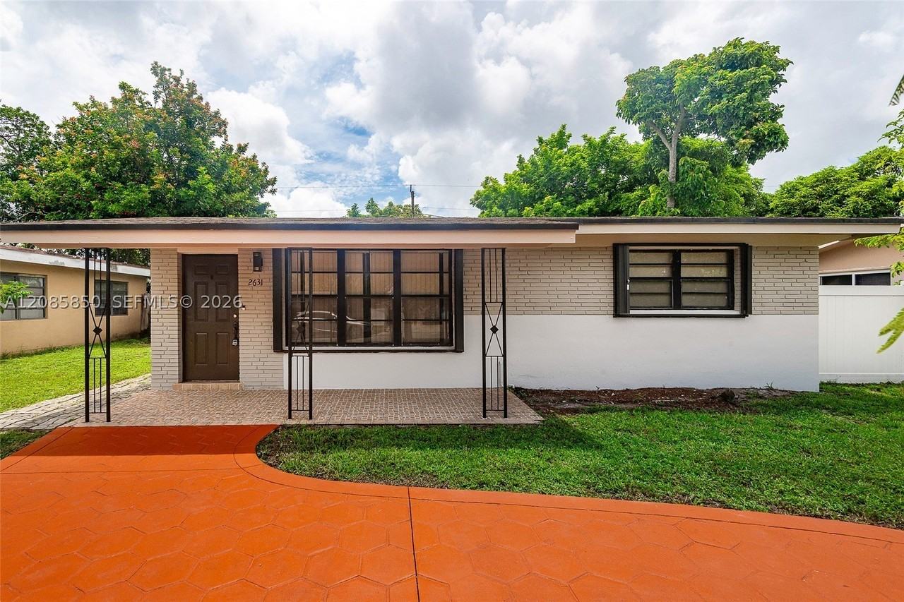 2631 Alcazar Dr - Photo 2 of 26