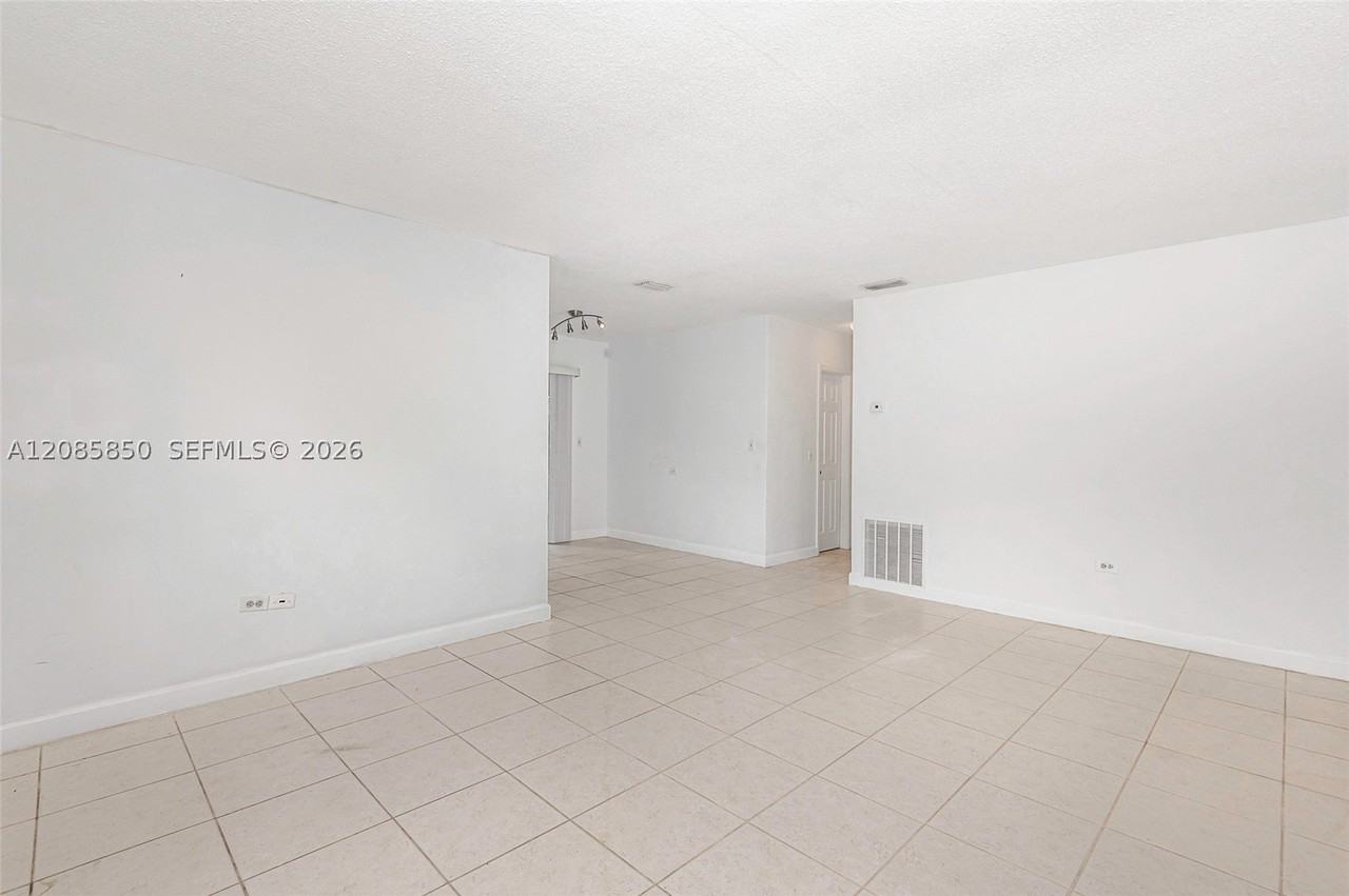 2631 Alcazar Dr - Photo 5 of 26