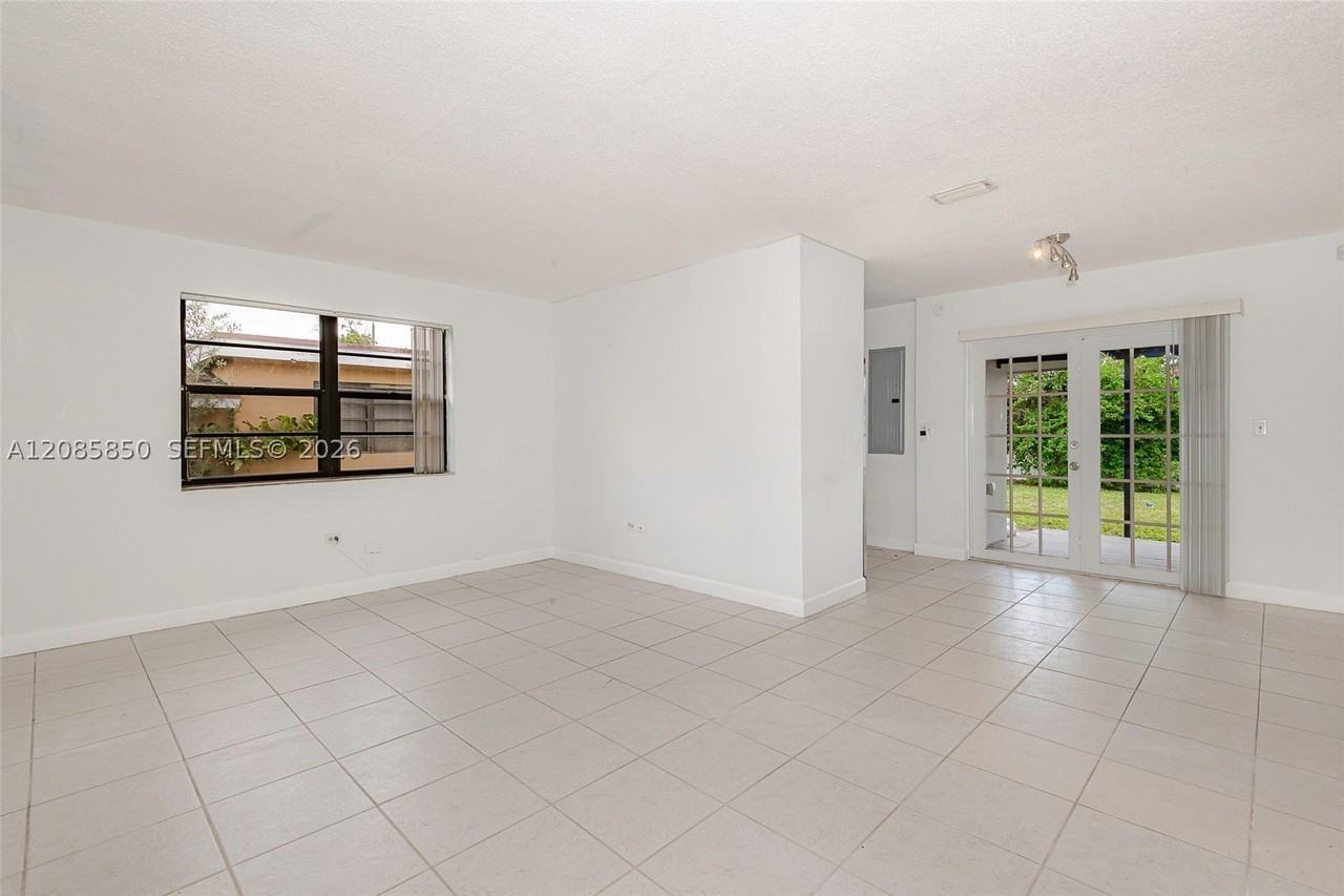2631 Alcazar Dr - Photo 6 of 26