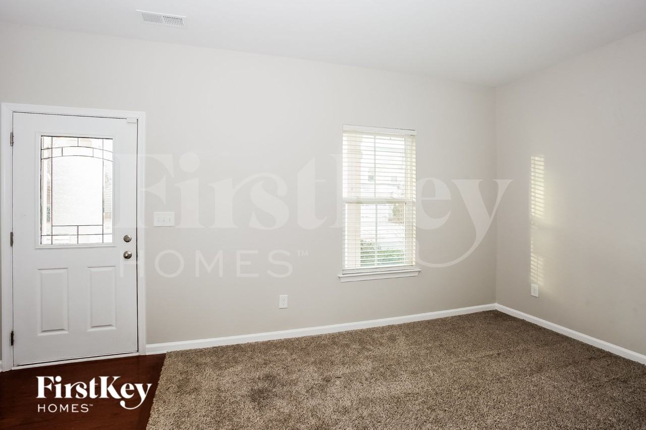 2030 Hamil Ridge Dr - Photo 5 of 15