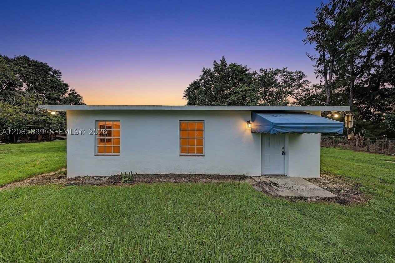 15365 Sw 206th Ave - Photo 4 of 44