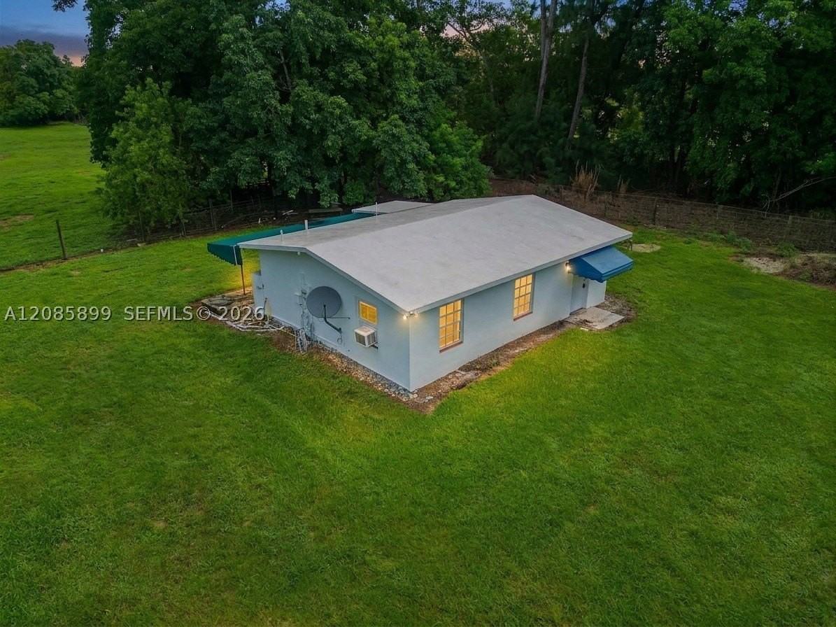 15365 Sw 206th Ave - Photo 7 of 44