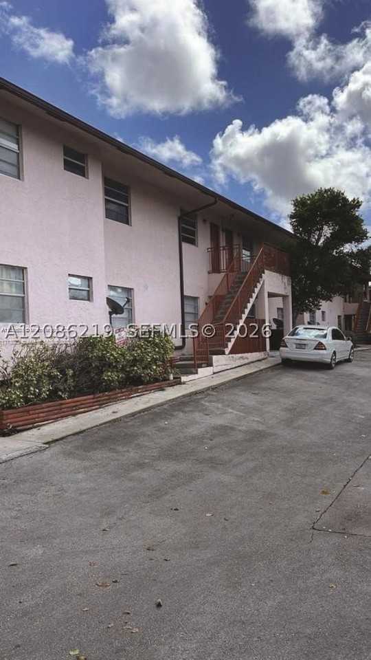 2920 Pierce St #12